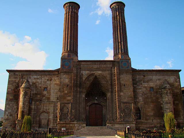 Çifte Minareli Madrasa