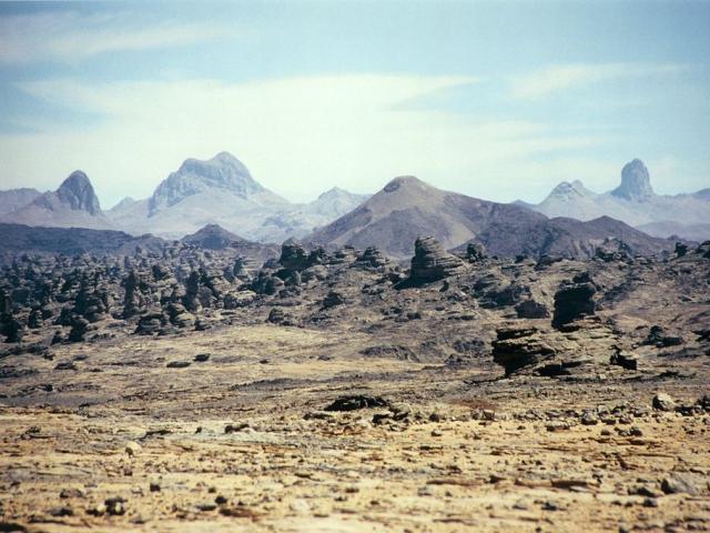 الرسوم الصخرية في جبال تيبستي