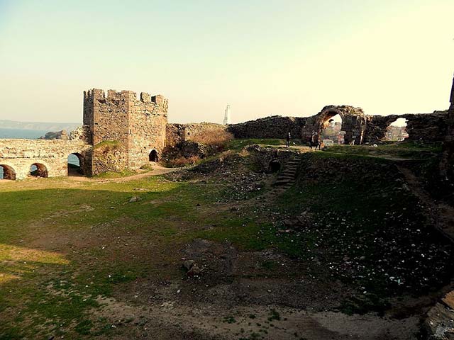 Akçakoca Castle