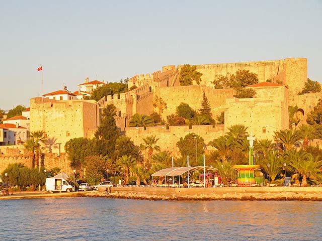 Çeşme Castle