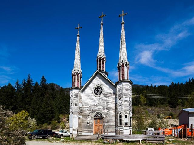 كنيسة الصليب المقدس في سكاتين