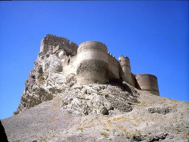 Hoşap Castle