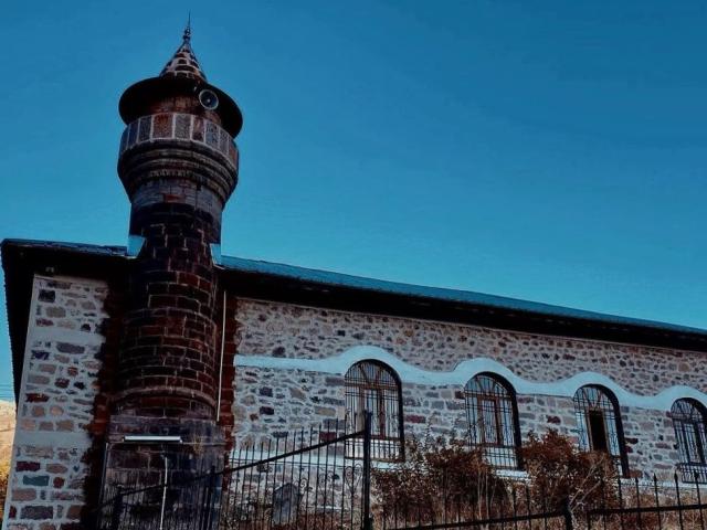 Piltan Mosque