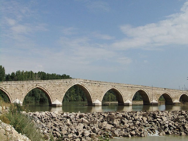 Şahruh Bridge