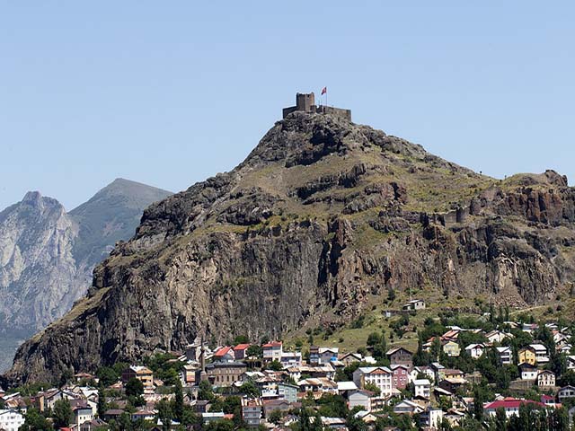 Şebinkarahisar Castle