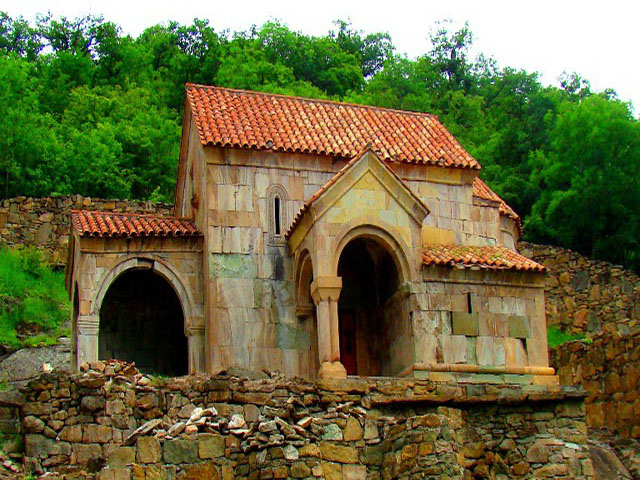 Tserakvi Monastery