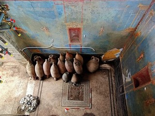 صبغة زرقاء فاخرة في بومبي بلغت قيمتها ما يقارب راتب جندي روماني لعام كامل