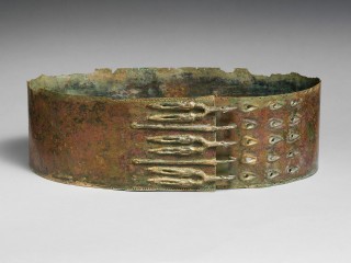 اكتشاف أطفال دفنوا بأحزمة محاربين برونزية في مقبرة إيطالية تعود إلى ما قبل العصر الروماني